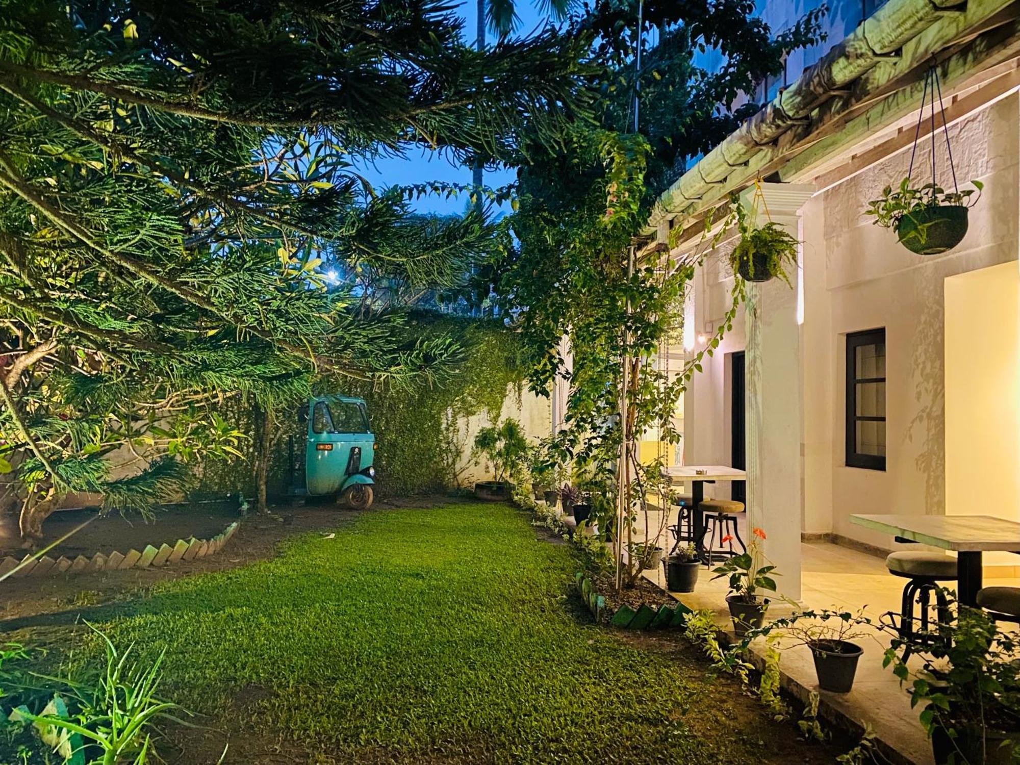 Clock Inn Dehiwala Luaran gambar